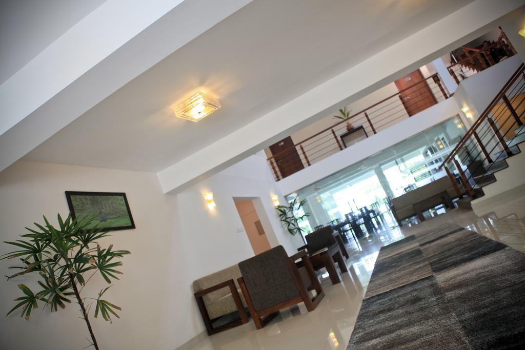Lavendish Okrin Hotel カタラガマ エクステリア 写真