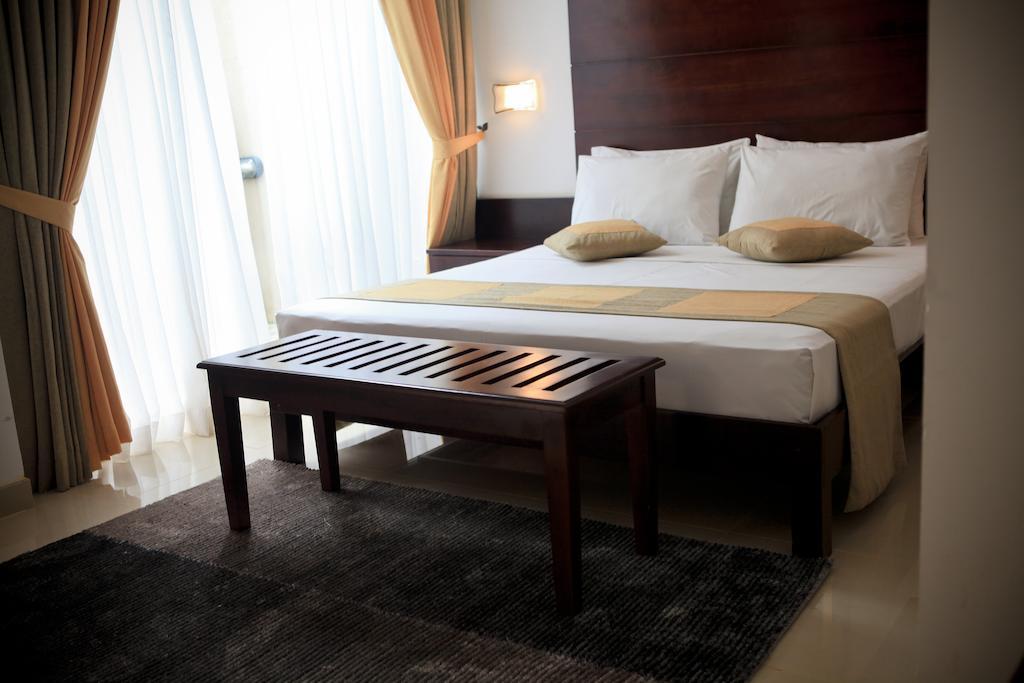 Lavendish Okrin Hotel カタラガマ 部屋 写真